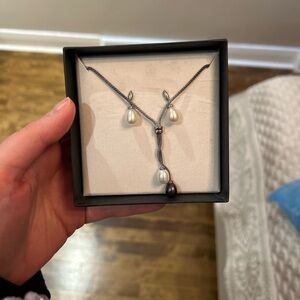 Sophisticated Pearl and Silver Necklace & Earrings